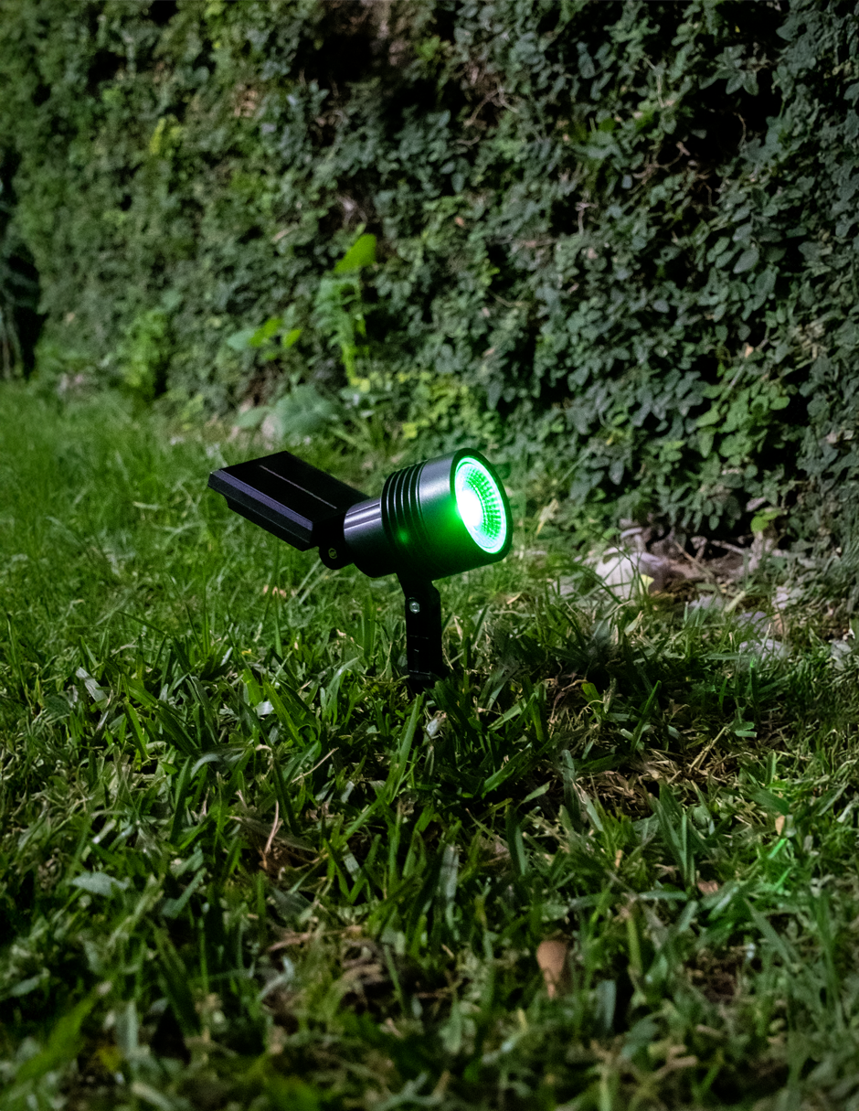 ESTACA SOLAR RGB PARA JARDÍN 3.7V IP65